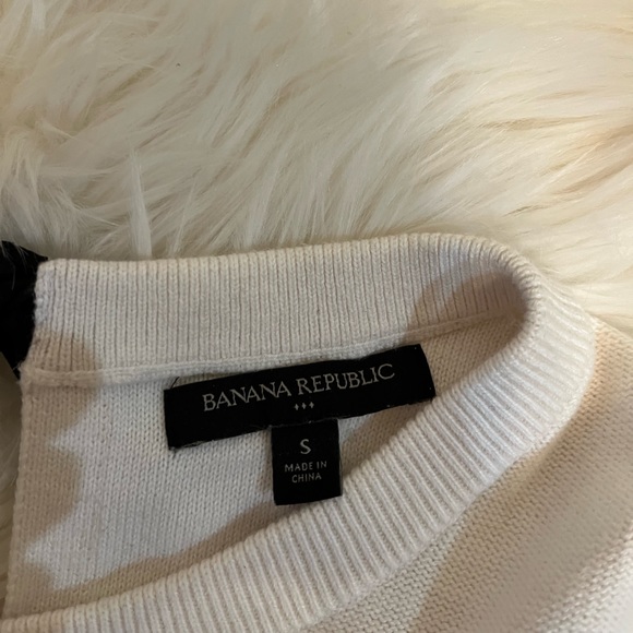Banana Republic striped sweater with satin bow on the back of the neck. Size S - Picture 6 of 7